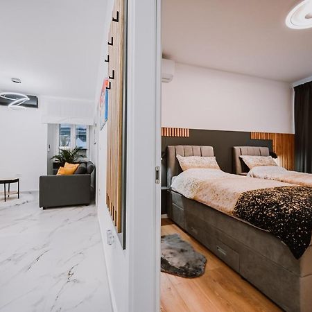 Old Square Apartment Рийека Екстериор снимка