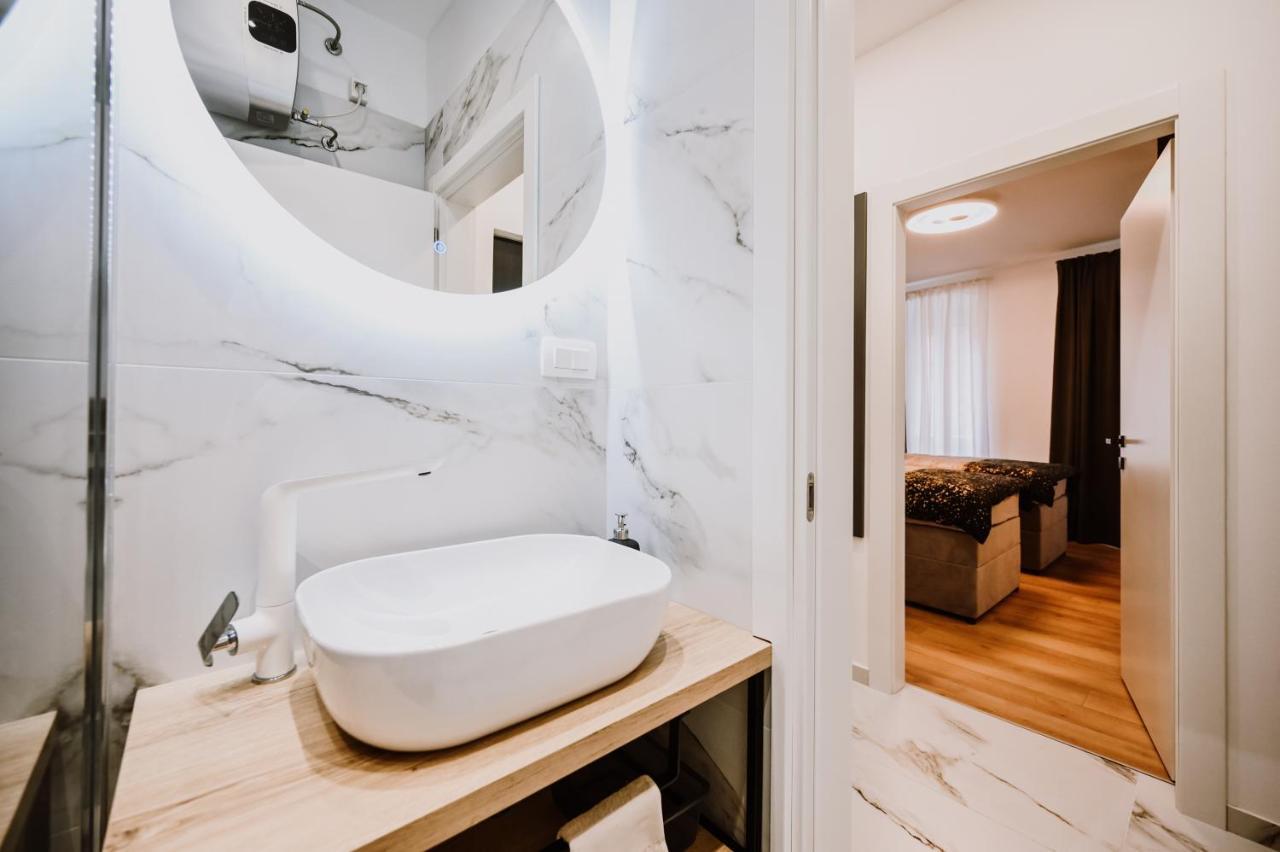 Old Square Apartment Рийека Екстериор снимка